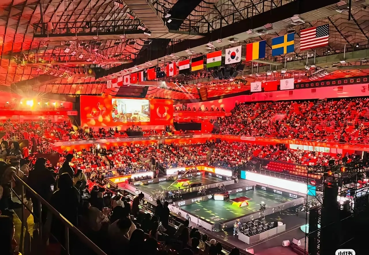  莎拉波娃重返赛场，大比分获胜首场状态出色，中国队观众沸腾！再创辉煌时刻