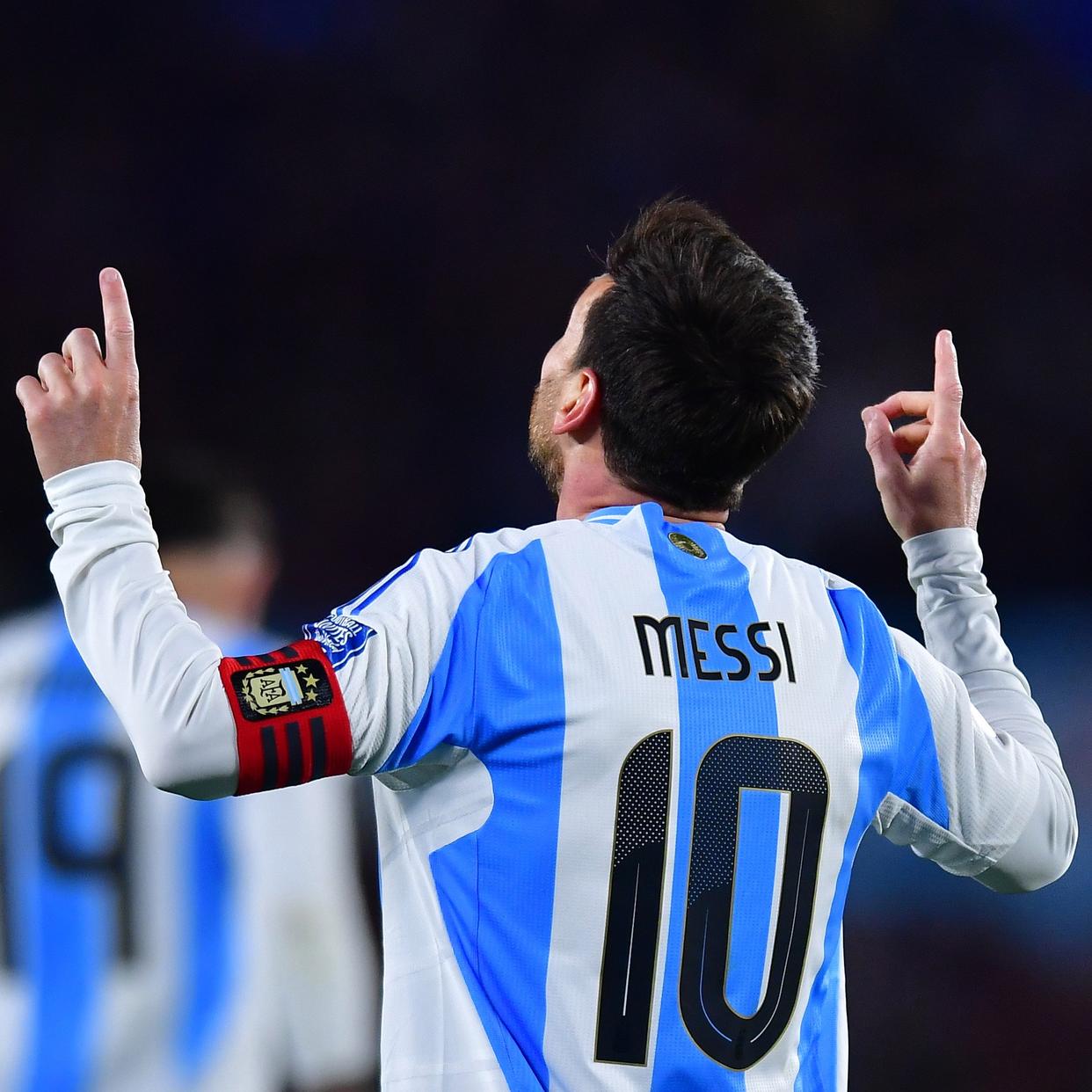 包含梅西连续二十场比赛得分超过关键助攻，美国队挑战极限！的词条